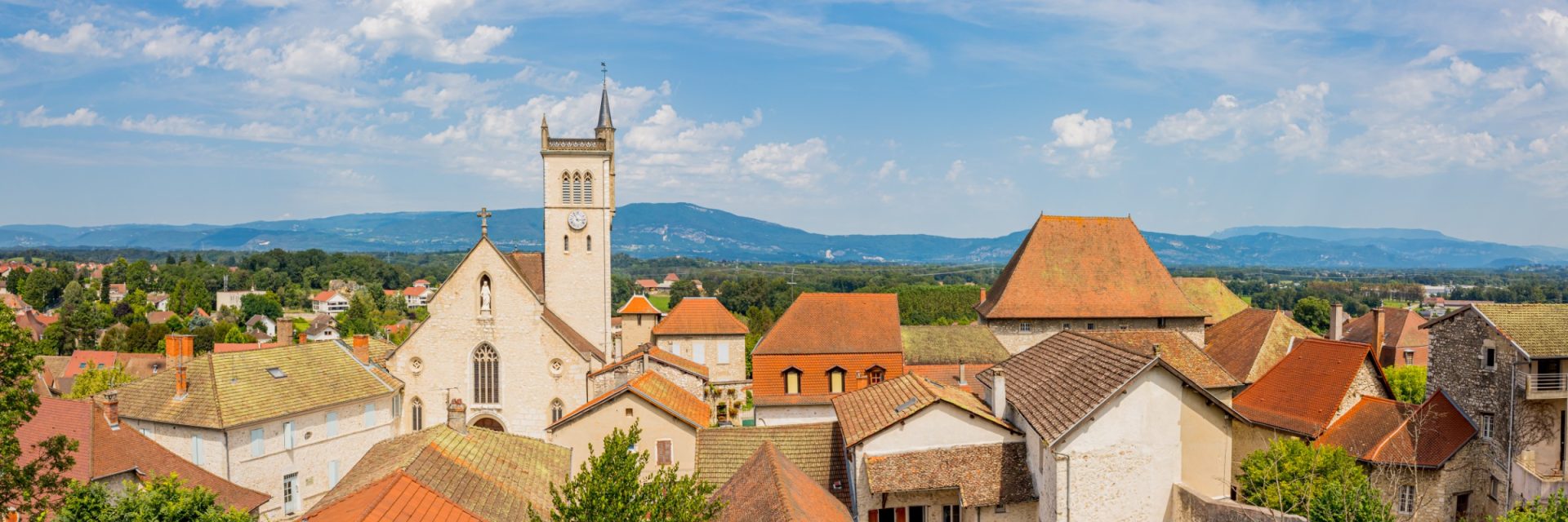 Vue sur le village de Morestel